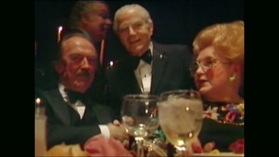 Fred Trump con el alcalde de Nueva York Abe Beam Fred Trump con el alcalde de Nueva York Abe Beam